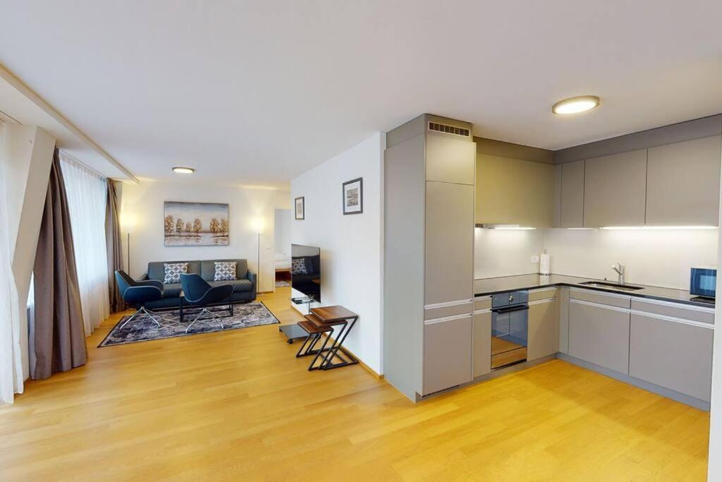 Amazing/sunny 2 Bedroom Flat In The Center * Zurigo